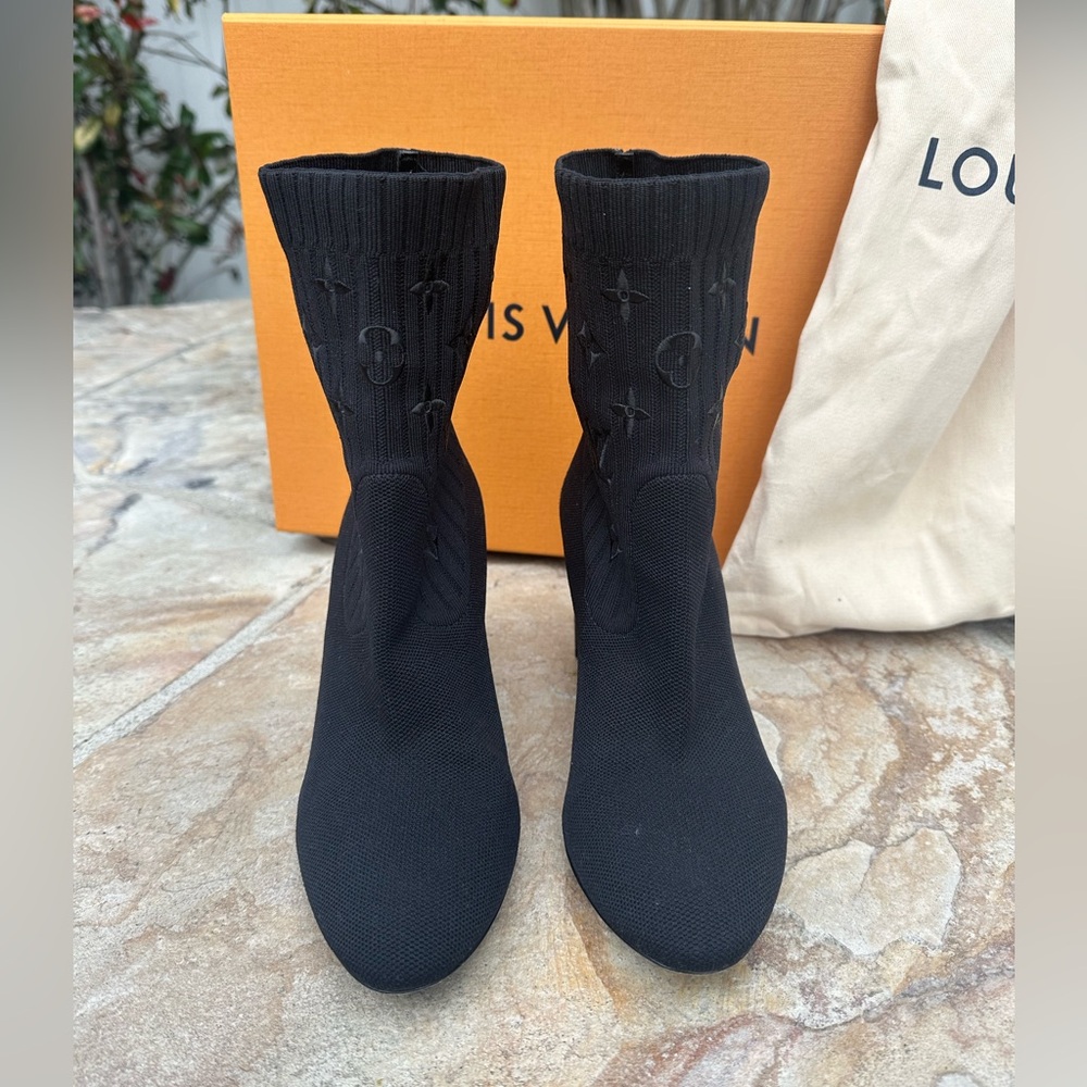 Authentic Louis Vuitton Silhouette Ankle Boot